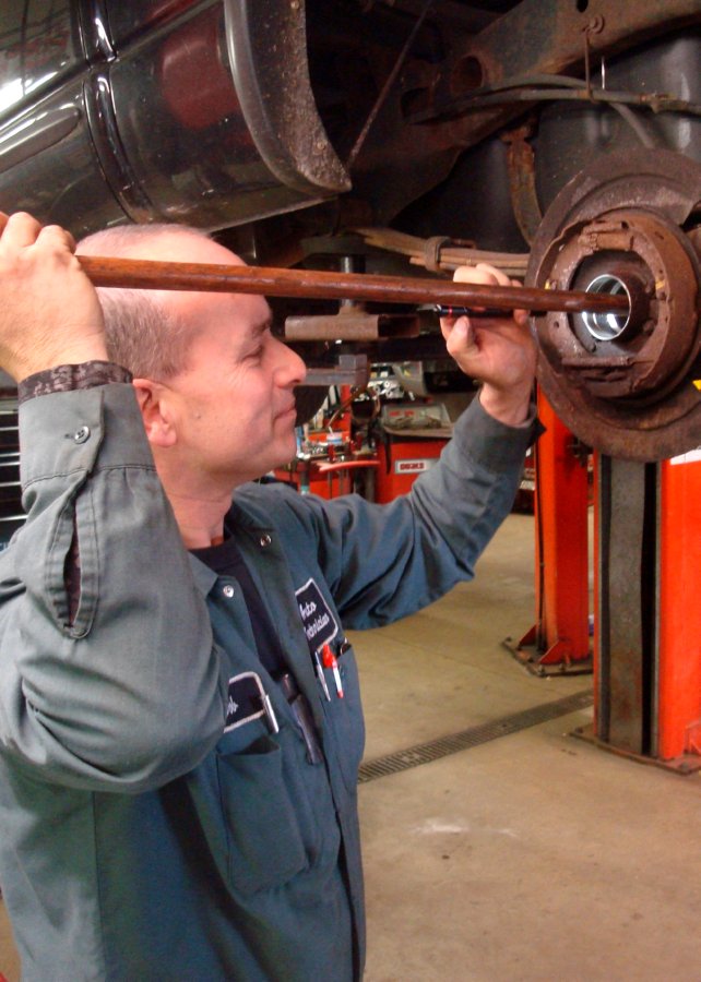 Auto Technicians in Midland
