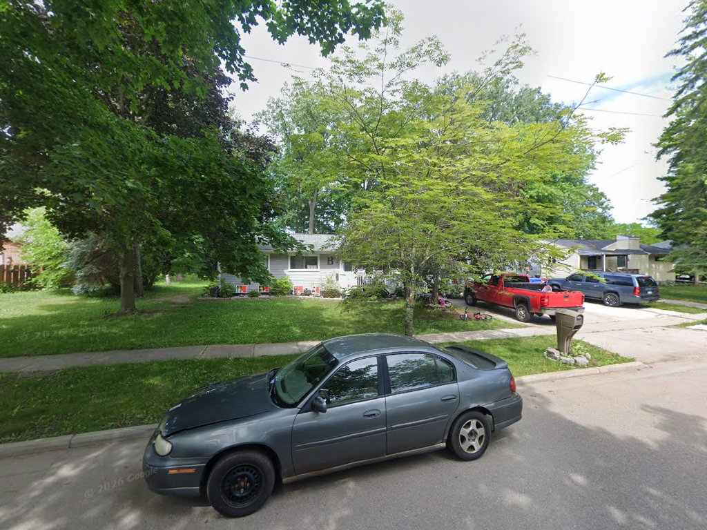 Bowe's Precision Lawn Care — photo