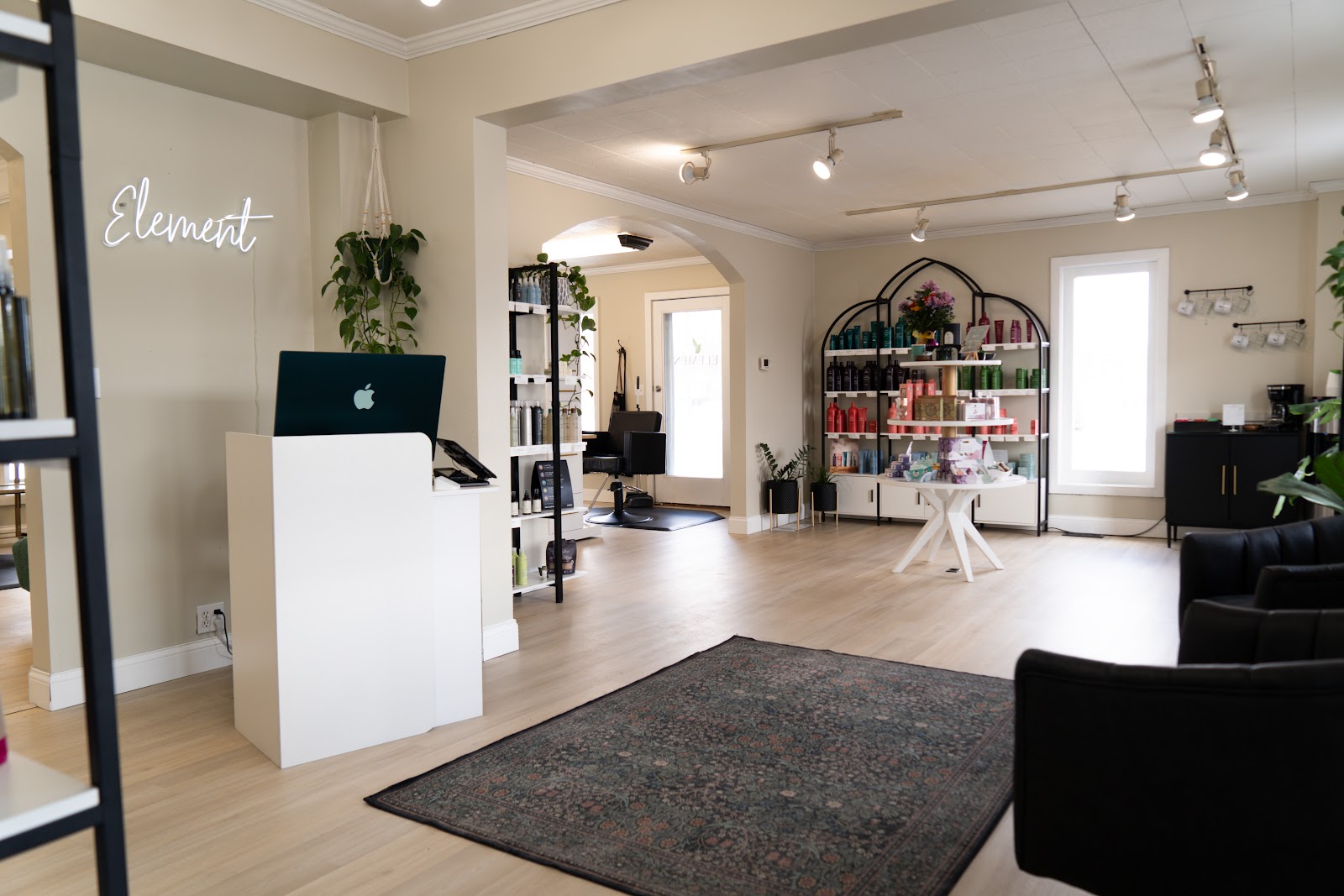 Look Sharp in Midland: Cuts, Color and Nails