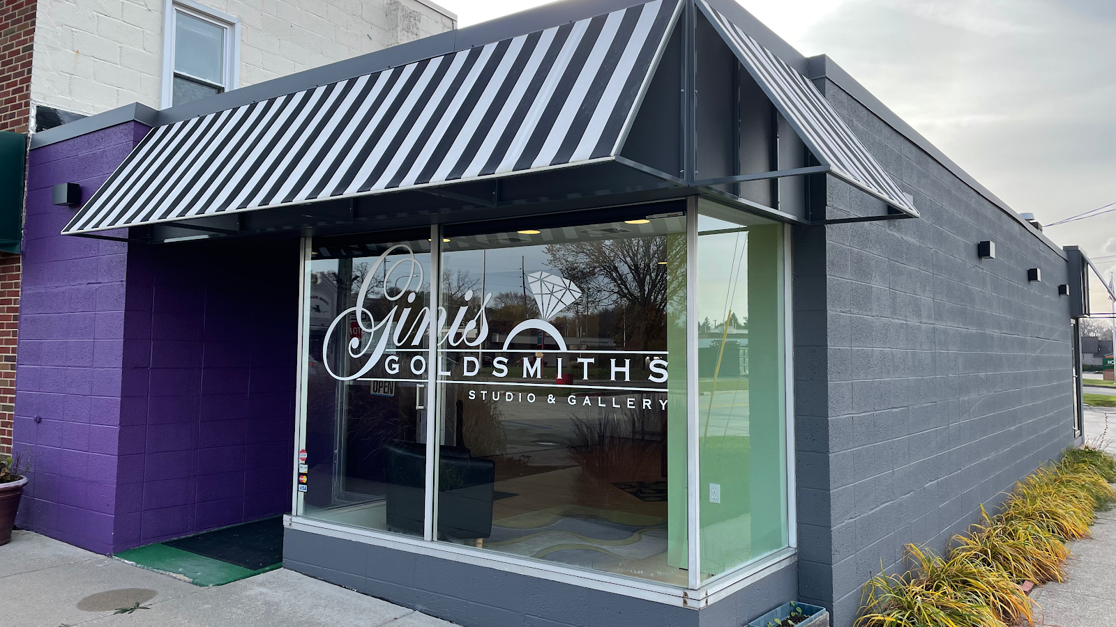 Ginis Goldsmiths Custom Jeweler in Midland