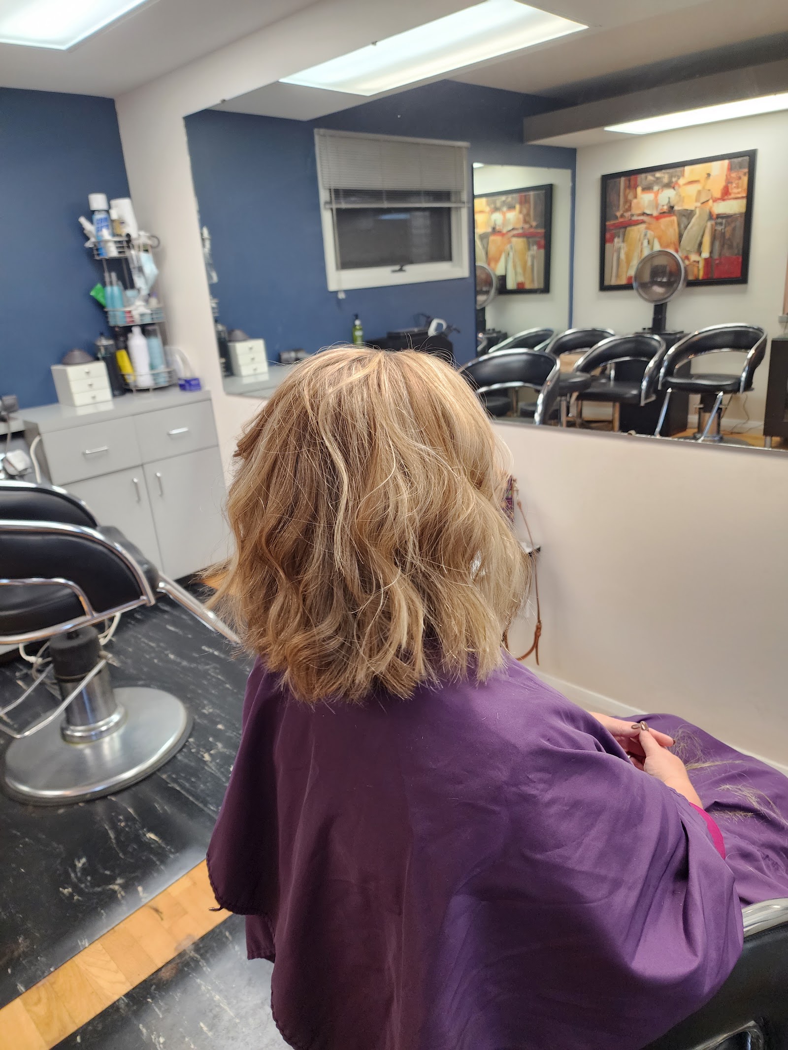 Hopfensperger Hair and Nail Design in Midland