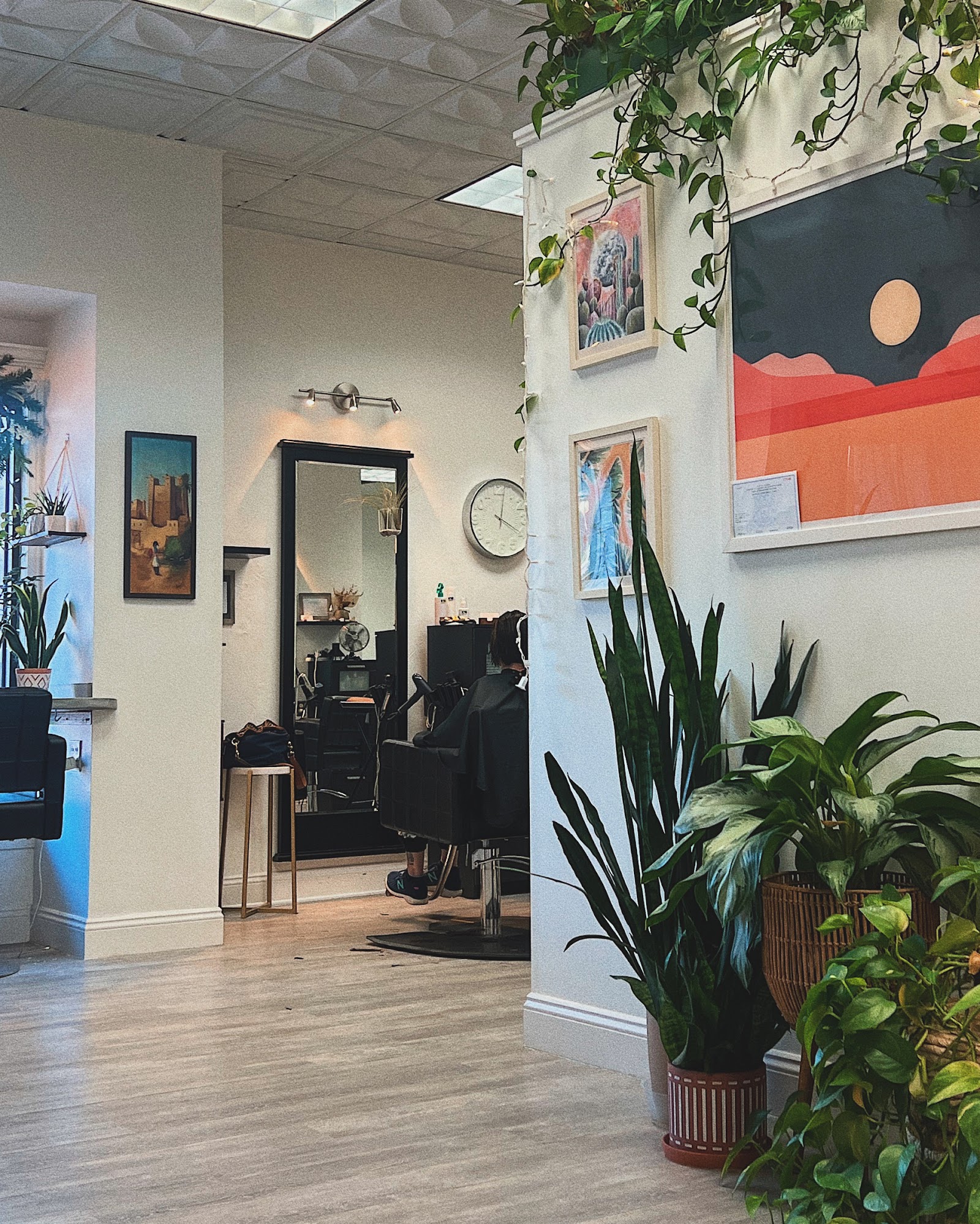 Lux The Salon — photo