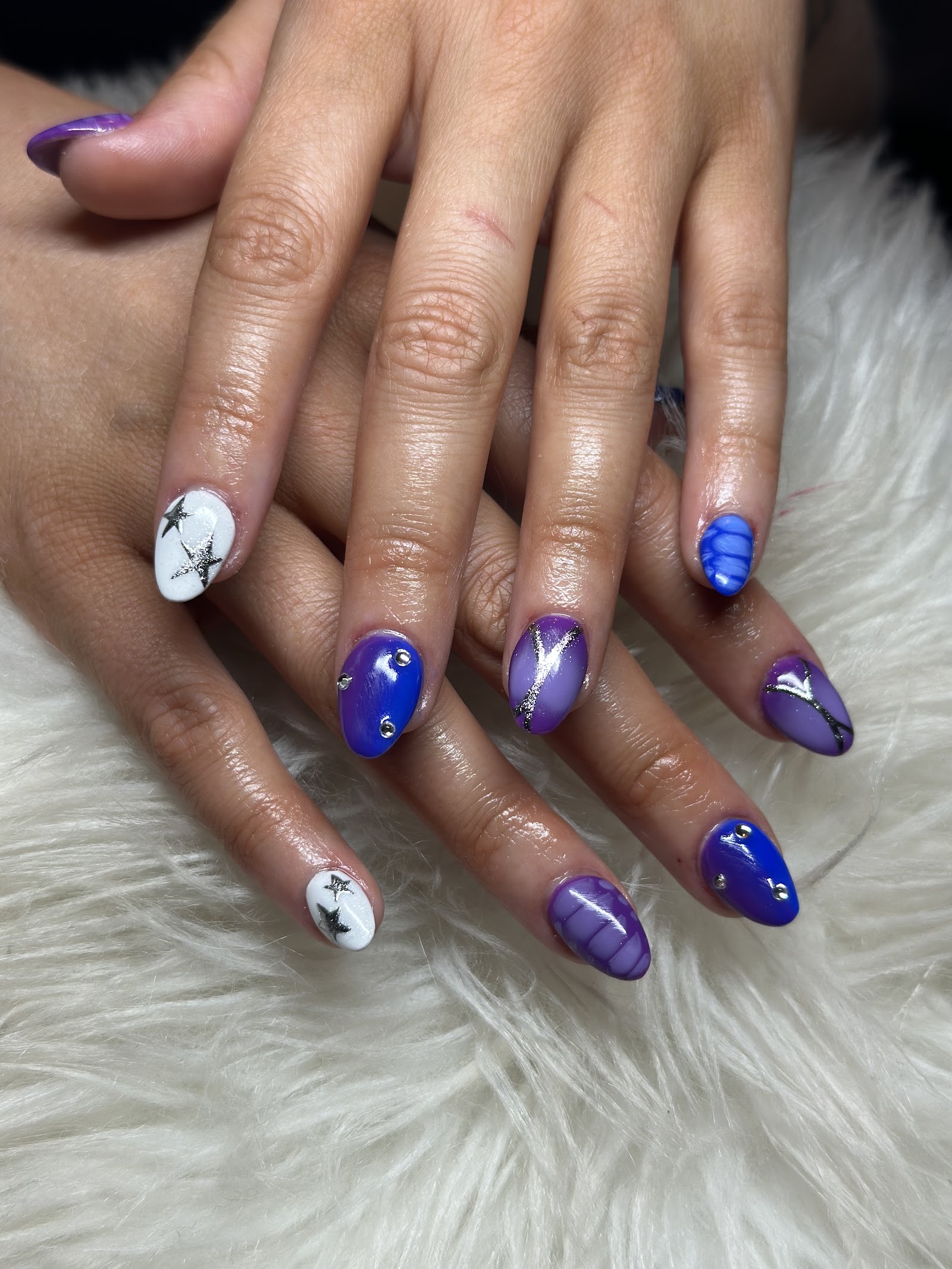 Luxe Nail Bar in