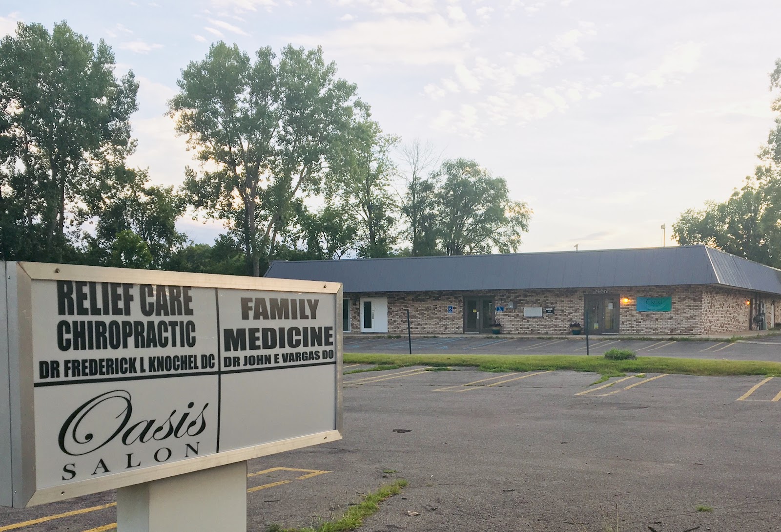 Oasis Salon — photo