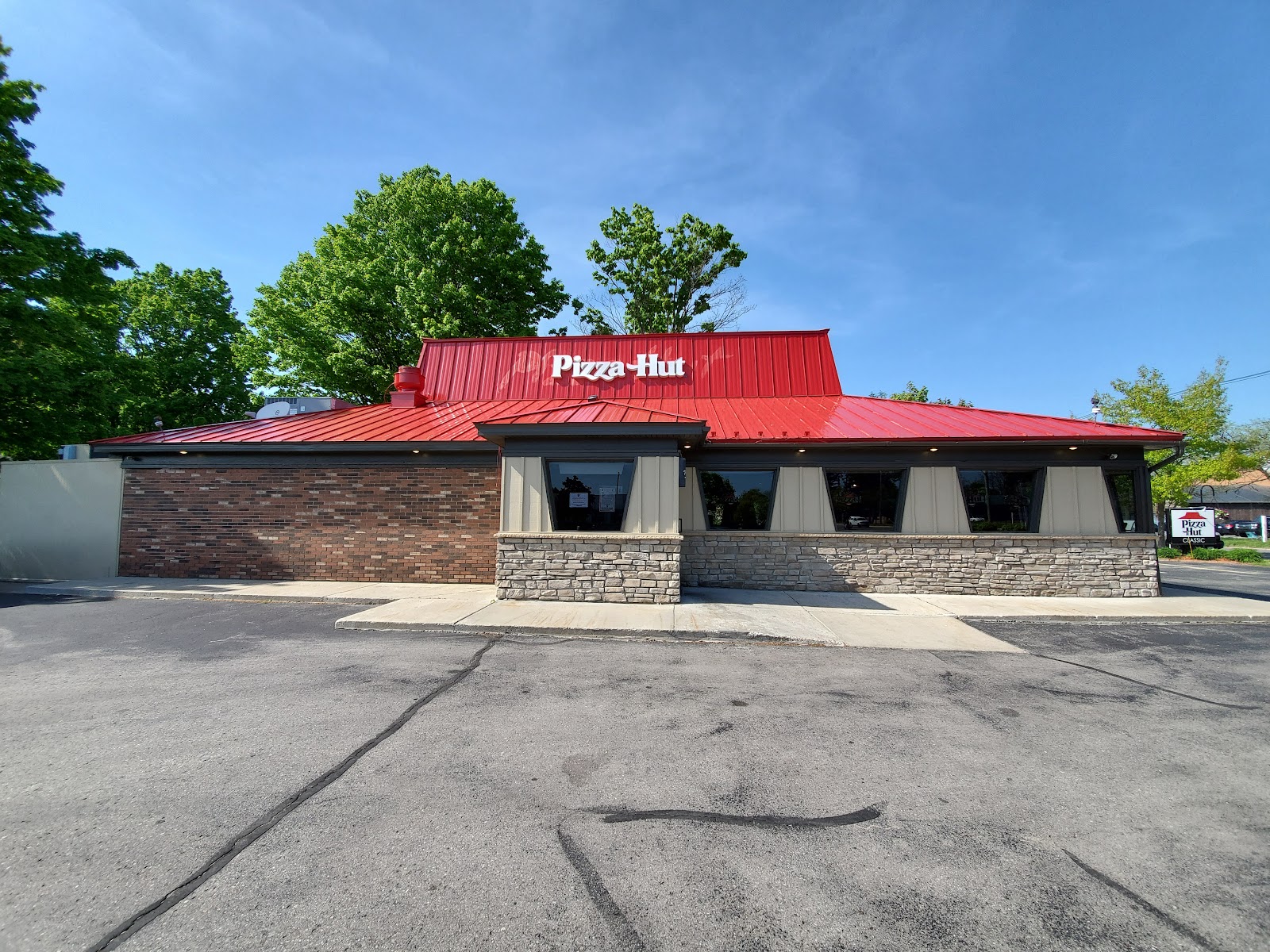 Pizza Hut in Midland